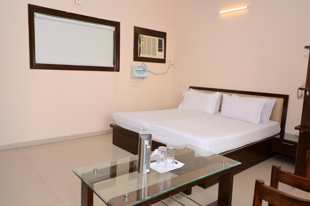 Maharani Regency Hotell Panchkula Eksteriør bilde