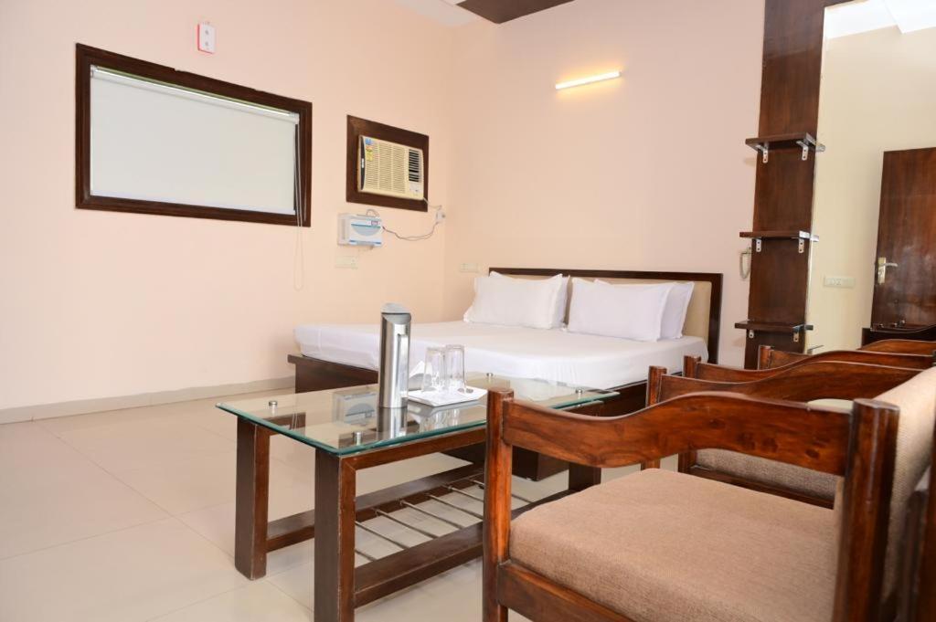 Maharani Regency Hotell Panchkula Eksteriør bilde